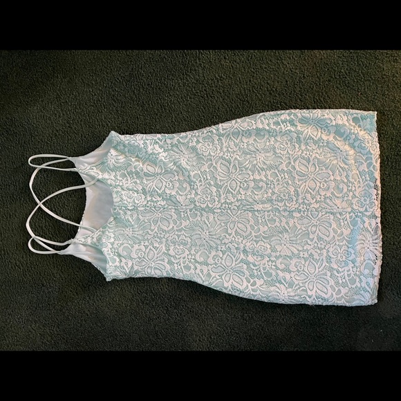 Lace dress - Picture 2 of 2